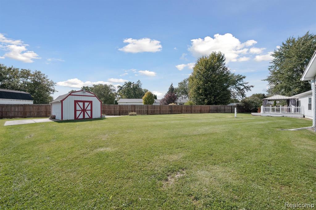 4056 Day Street, Burton, MI 48519 — Photo 34