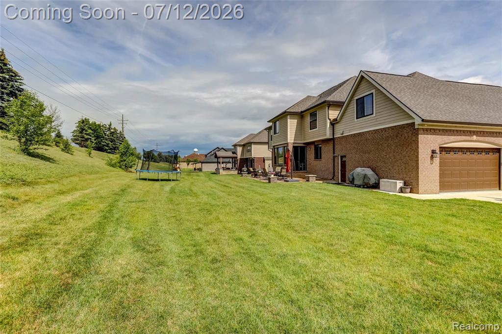 10486 Stoney Point Drive, South Lyon, MI 48178 — Photo 12