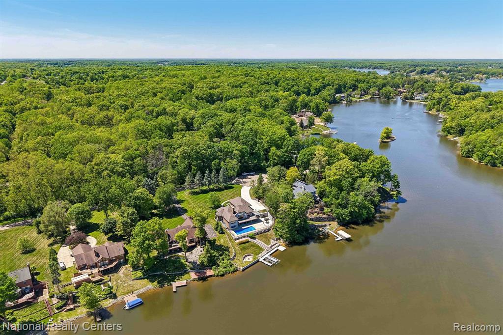 7050 Lake Shannon Court, Fenton, MI 48430 — Photo 76