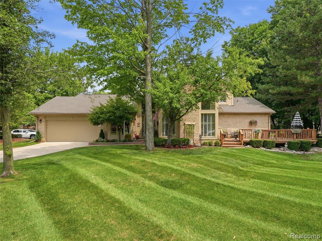 43162 W Kirkwood Drive, Clinton Twp, MI 48038