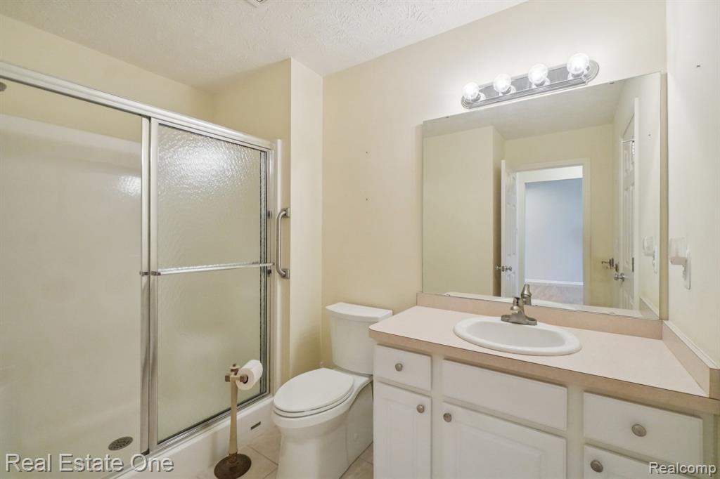 480 Hosta, Howell, MI 48843 — Photo 16