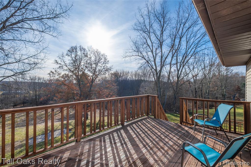 731 Cherry Hill Court, Columbiaville, MI 48421 — Photo 5