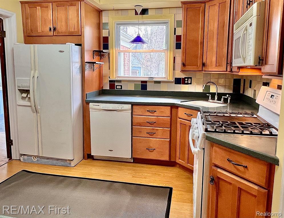 426 W WOODLAND Street, Ferndale, MI 48220 — Photo 13