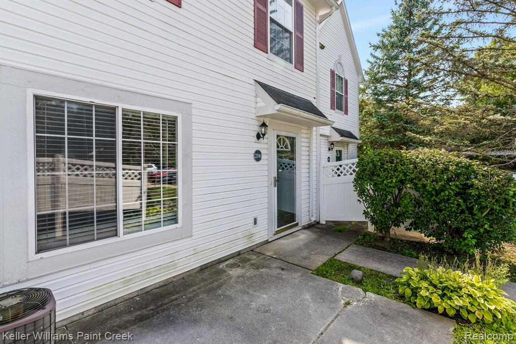 22040 Cape Cod Way, Farmington Hills, MI 48336 — Photo 4