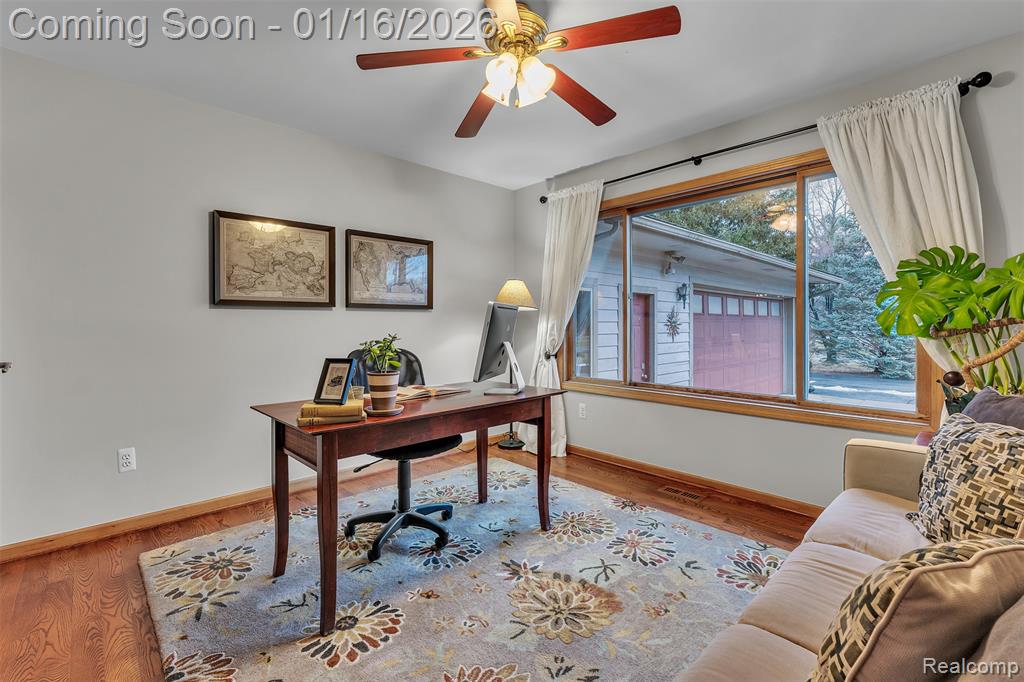 9035 Farmington Road, Livonia, MI 48150 — Photo 22