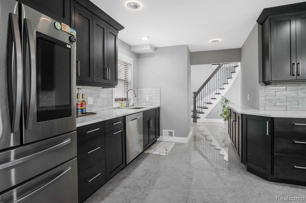 6655 MOUNTAIN Drive, Troy, MI 48098 — Photo 17
