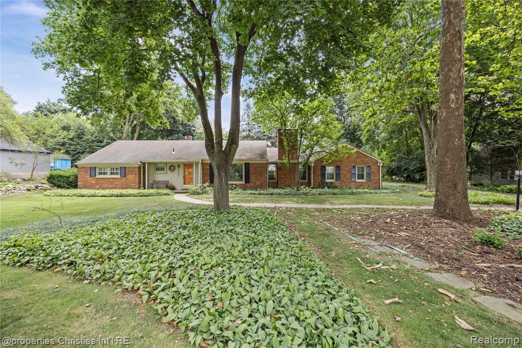 6391 Wing Lake Road, Bloomfield Hills, MI 48301 — Photo 34
