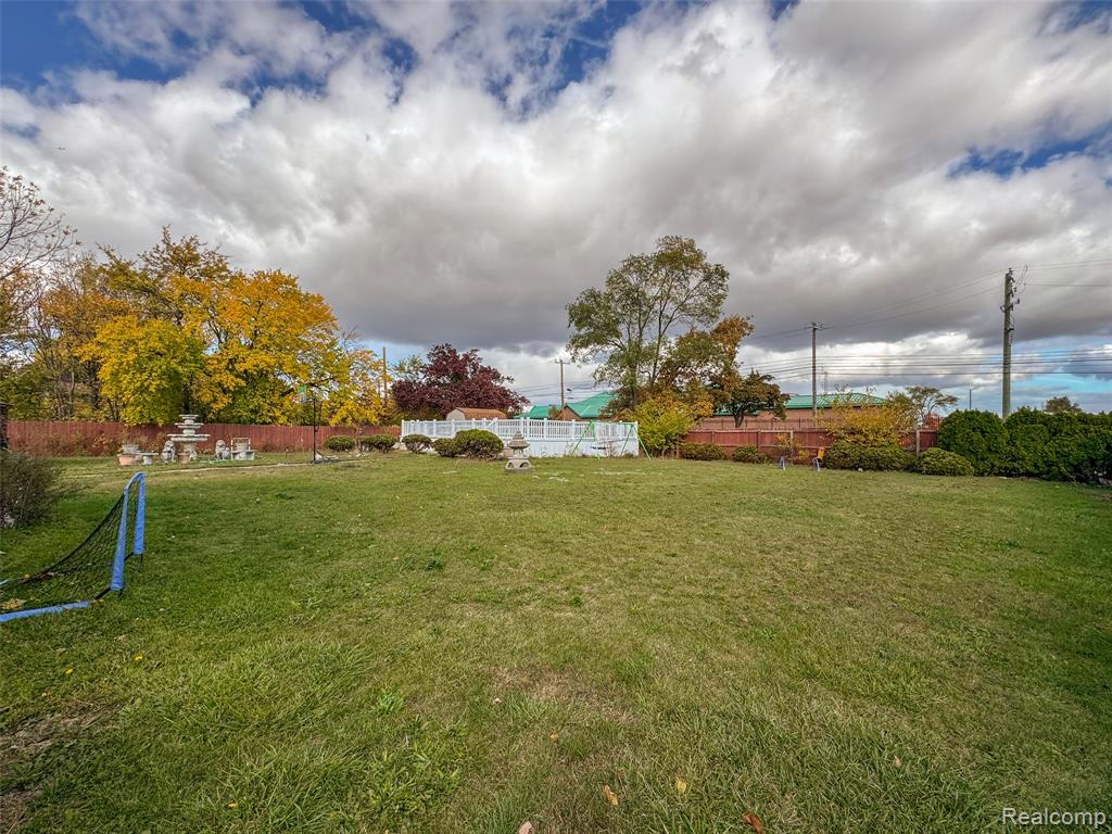 991 E Euclid Street, Detroit, MI 48211 — Photo 13