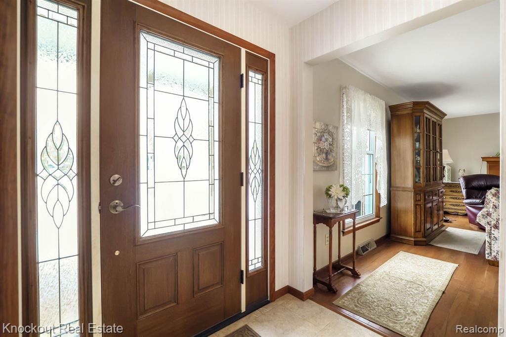 4 MARY LANE COURT, Frankenmuth, MI 48734 — Photo 7