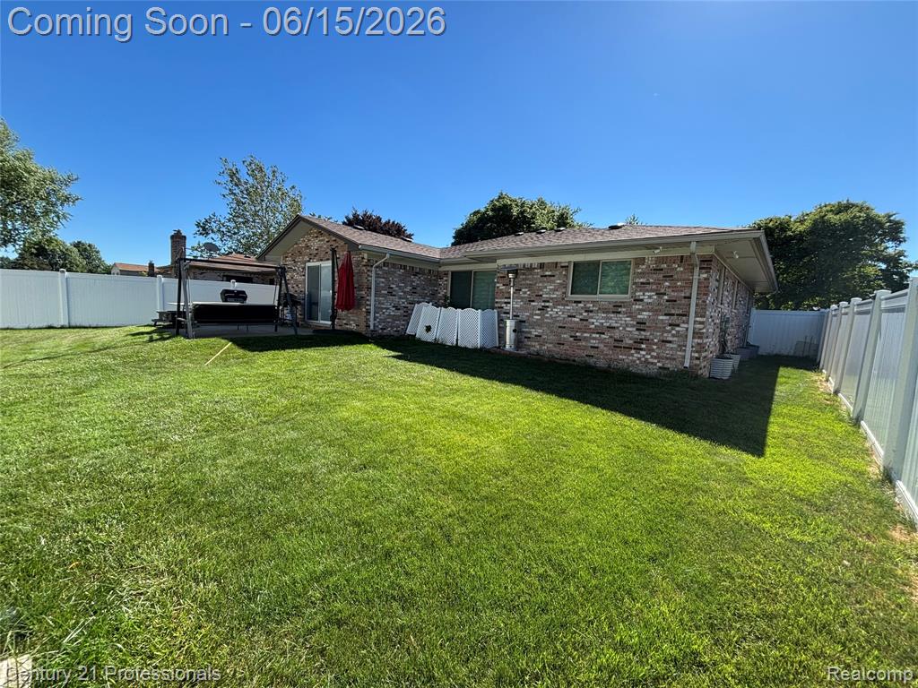 39548 Pinebrook Drive, Sterling Heights, MI 48310 — Photo 5