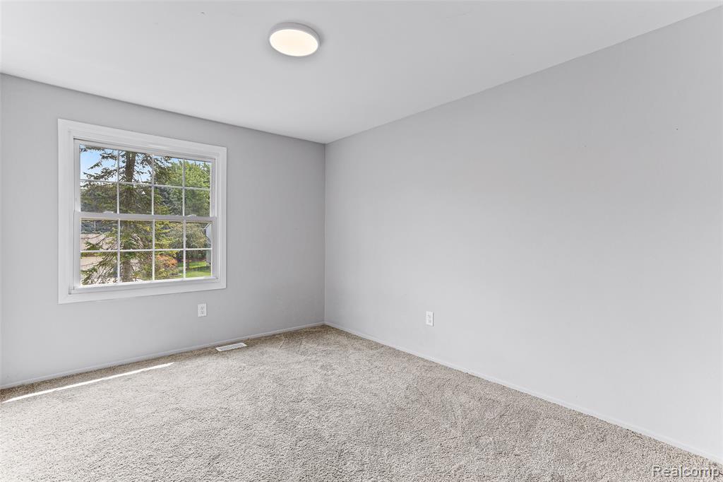 3904 Cloverlawn Avenue, Ypsilanti, MI 48197 — Photo 20