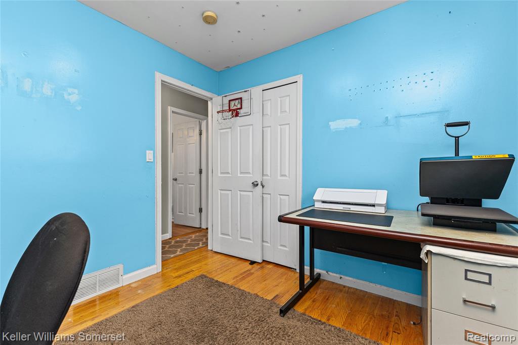 591 Clara Avenue, Pontiac, MI 48340 — Photo 19
