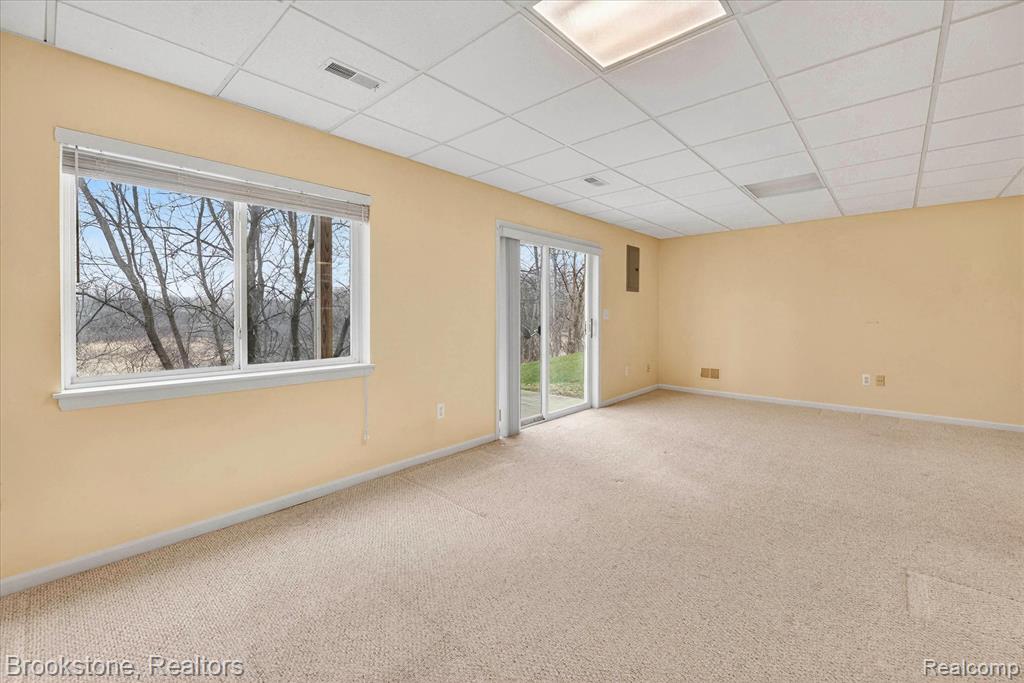 986 Spirea, 44, Howell, MI 48843 — Photo 39