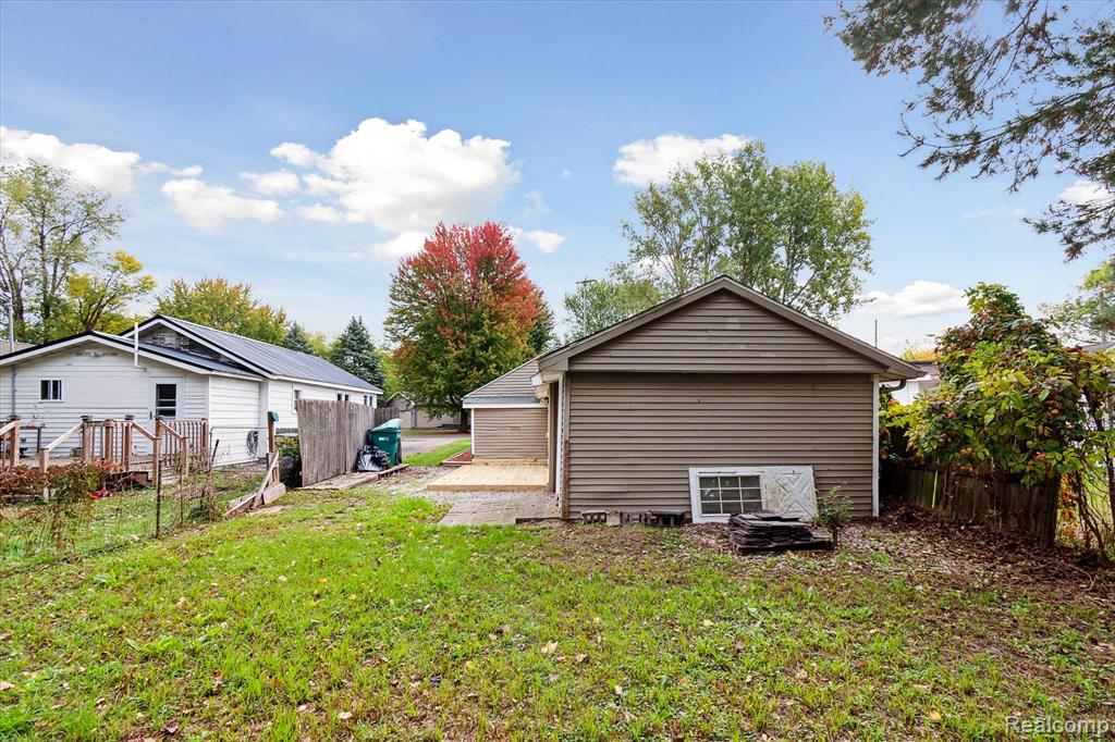 986 Pine Road, Bay City, MI 48706 — Photo 21