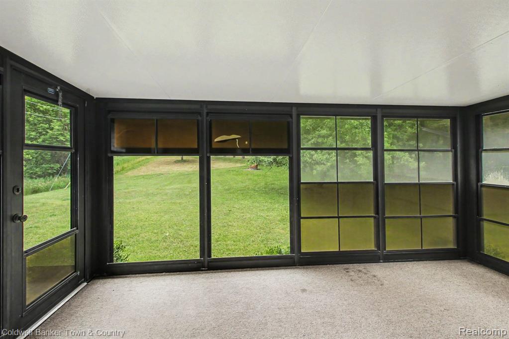 332 Triangle Lake Road, Howell, MI 48843 — Photo 23
