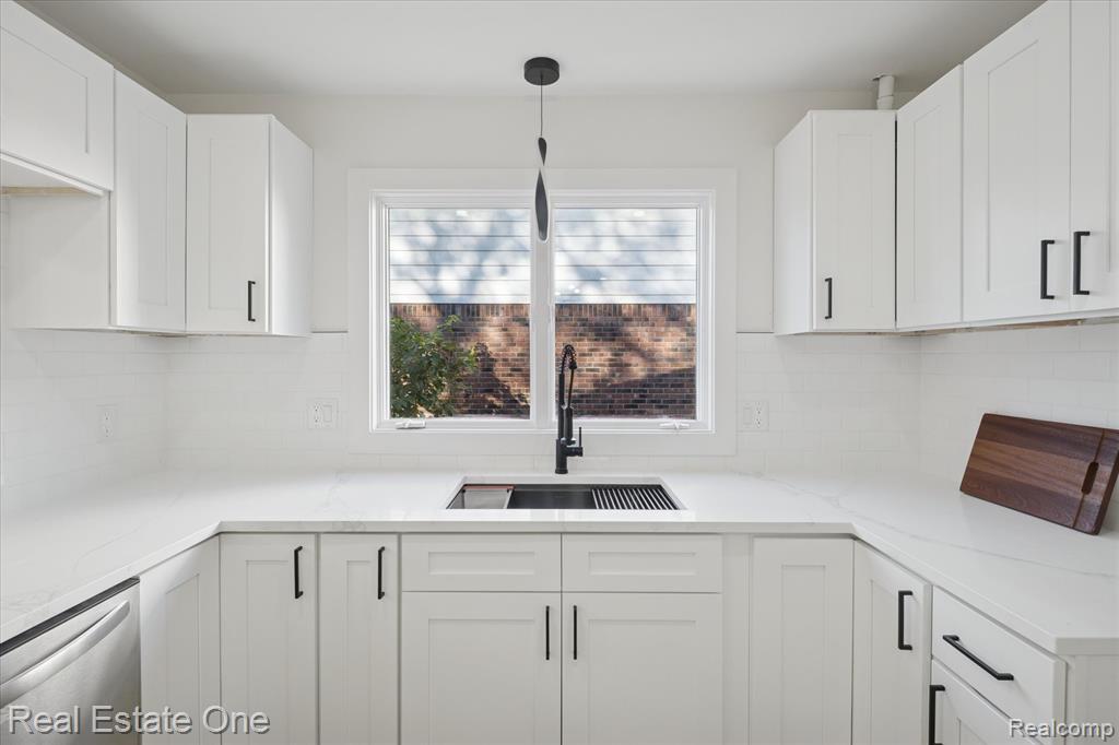 43051 Fernwood Street, Canton, MI 48187 — Photo 17