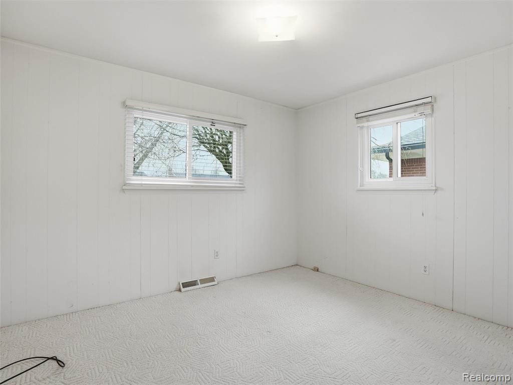7697 Carrousel Boulevard, Westland, MI — Photo 19
