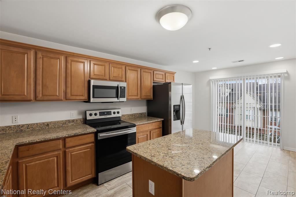 39647 Springwater Drive, Northville, MI 48168 — Photo 10