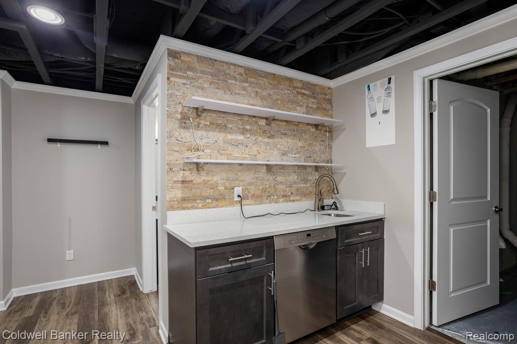 50154 BLACK HORSE Lane SW, Canton, MI 48188 — Photo 42