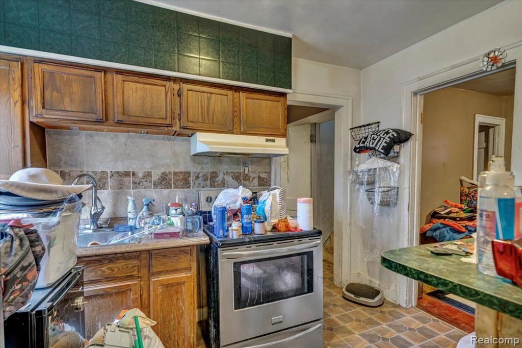 7556 SAINT MARYS Street, Detroit, MI 48228 — Photo 11