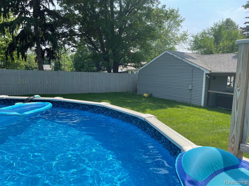 895 GLASPIE Road, Oxford, MI 48371 — Photo 48