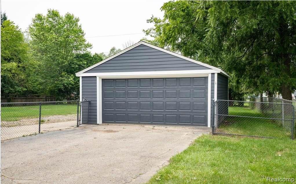 6368 Hermana Road, West Bloomfield, MI 48324 — Photo 3