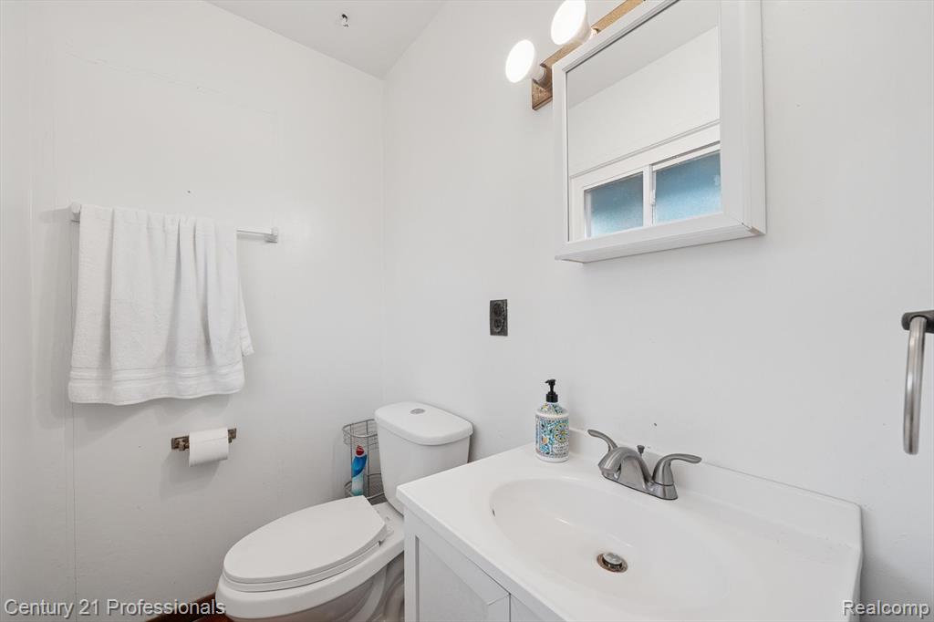 1268 Amarillo Street, Wolverine Lake, MI 48390 — Photo 16