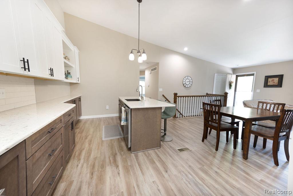 7108 Green Farm Road, West Bloomfield, MI — Photo 13