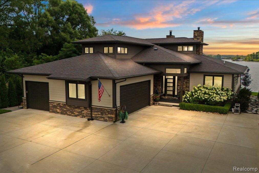 8184 Woodland Shore Drive, Brighton, MI 48114