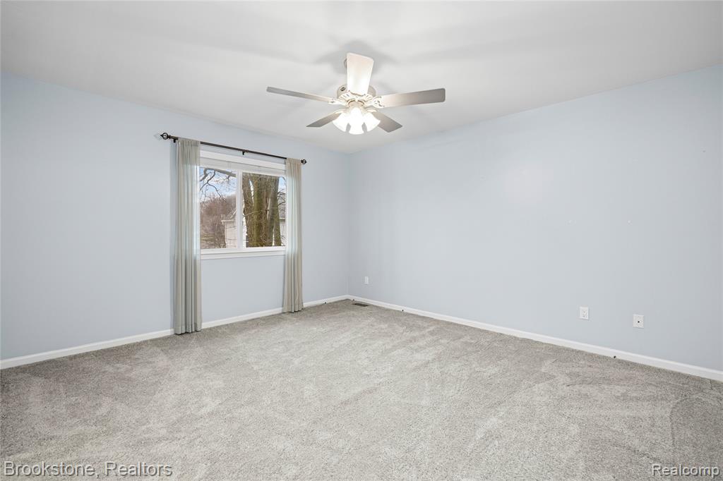 510 Woodland Hills Drive, Walled Lake, MI 48390 — Photo 30