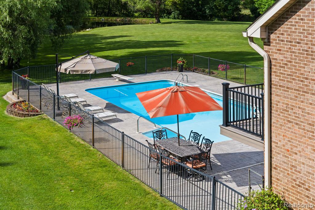 2325 7 Mile Road, South Lyon, MI 48178 — Photo 10