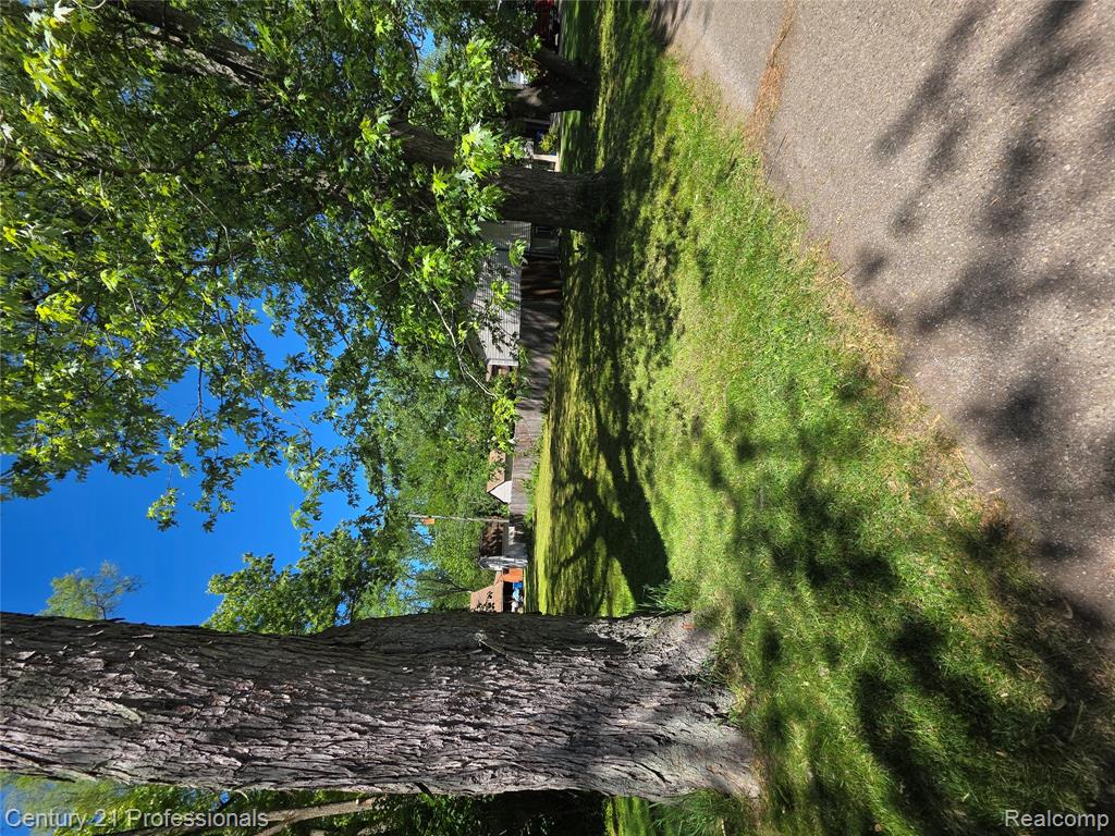NA VL Rio Vista, Commerce Twp, MI 48382 — front exterior