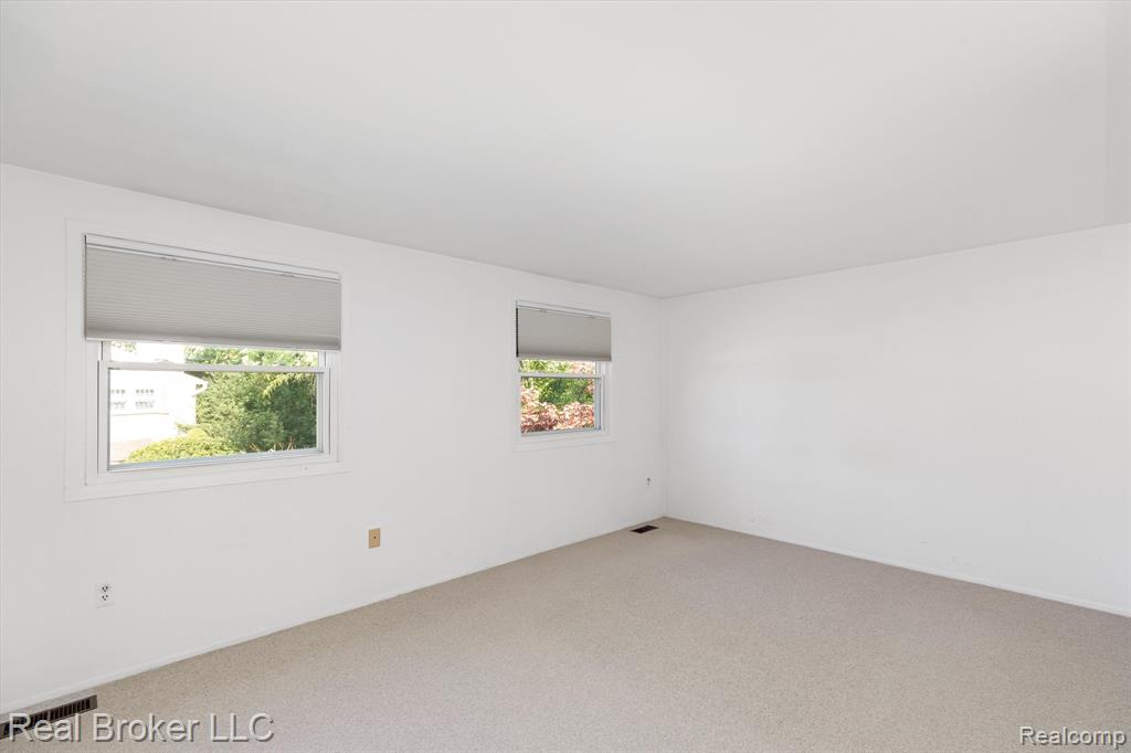 1448 BRENTWOOD Drive, Troy, MI 48098 — Photo 22