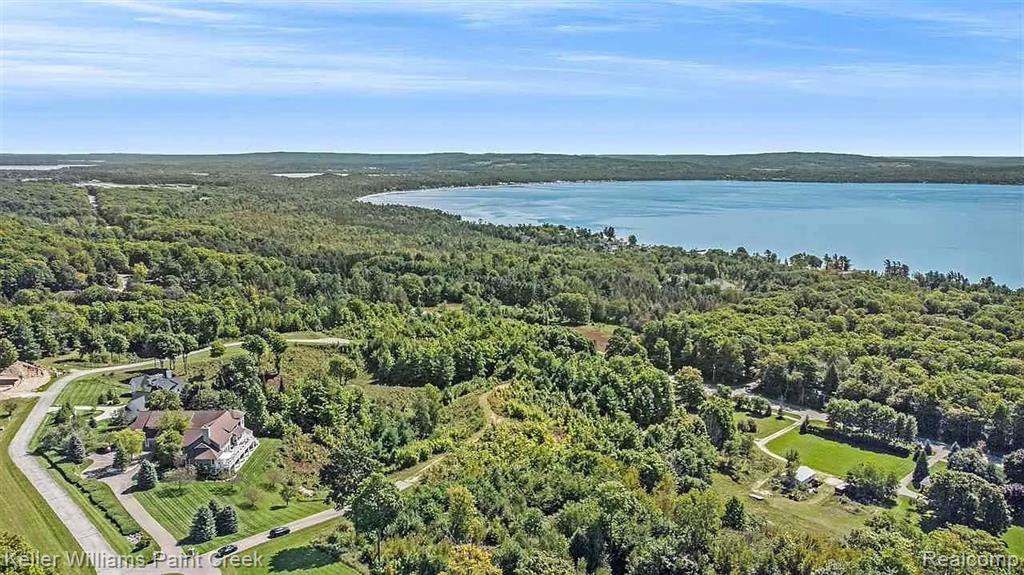 8050 Broken Rdg E, Harbor Springs, MI 49740 — Photo 8