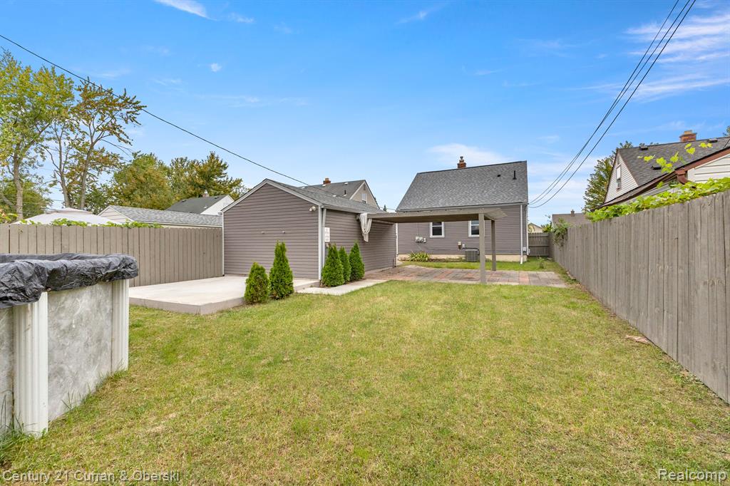 853 CLOVERLAWN Boulevard, Lincoln Park, MI 48146 — Photo 25