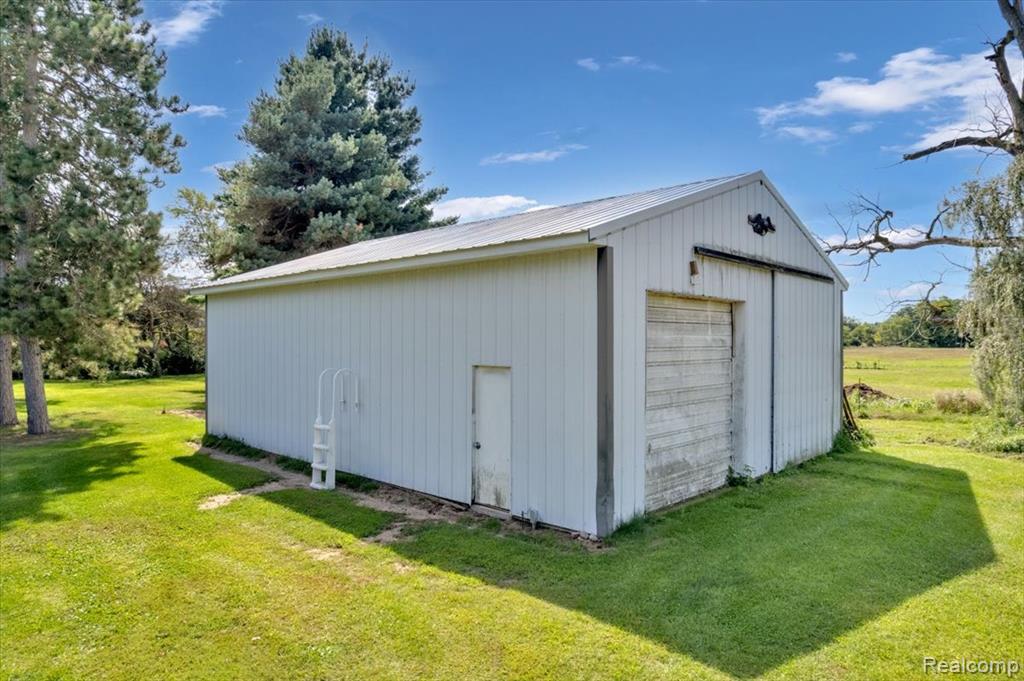 1381 Roods Lake Road, Lapeer, MI 48446 — Photo 31