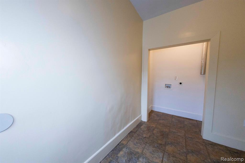 14536 E JEFFERSON Avenue, Detroit, MI 48215 — Photo 23
