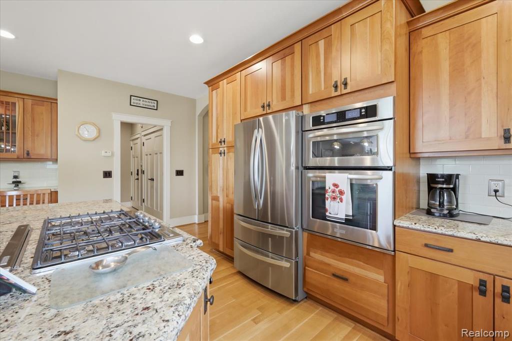 8665 Lakeview Boulevard, Clarkston, MI 48348 — Photo 18