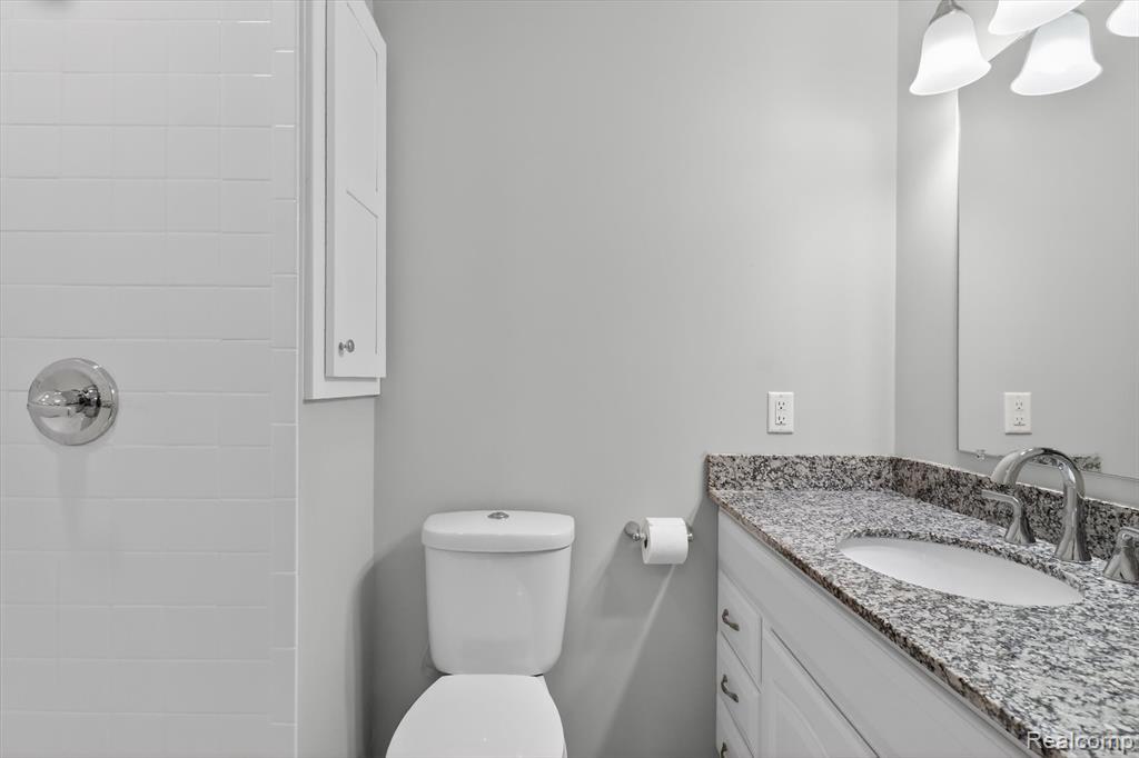 4841 Fenmore Avenue, Waterford, MI 48328 — Photo 14