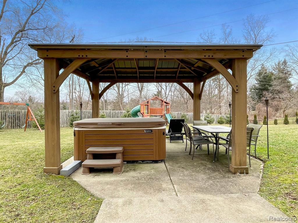 5126 Glengate Road, Rochester, MI 48306 — Photo 45