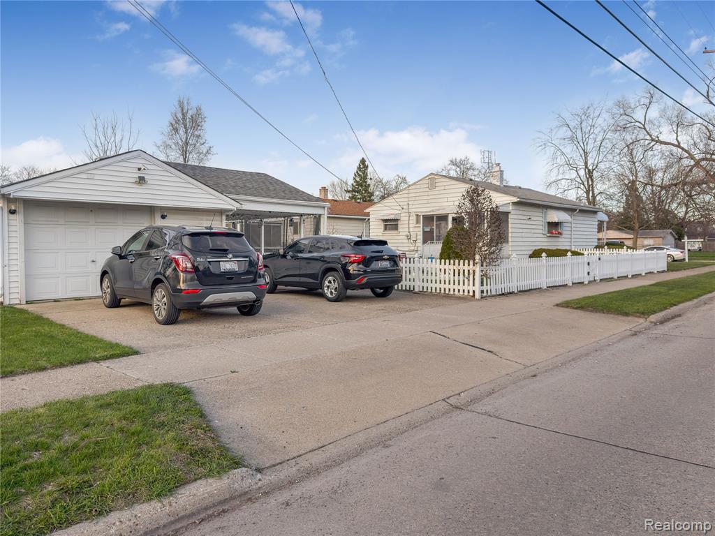 4710 Edgewood Street, Dearborn Heights, MI 48125 — Photo 37