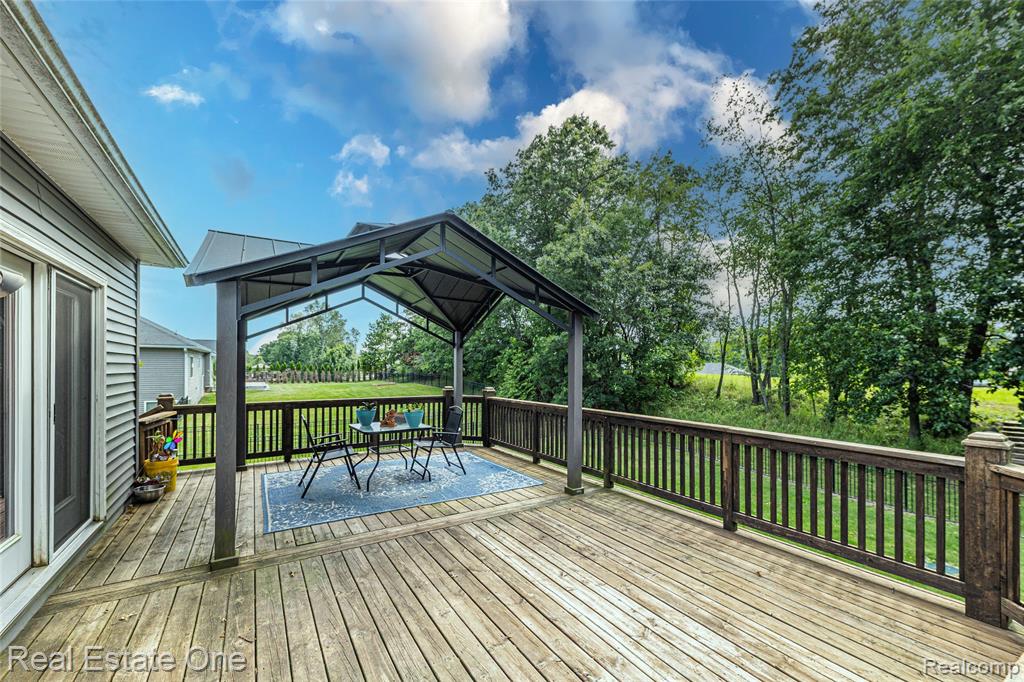 428 Pheasant Ridge Court, Ortonville, MI 48462 — Photo 37