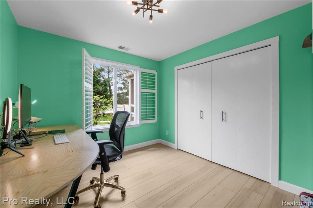 426 Marigold Circle, Westland, MI — Photo 20