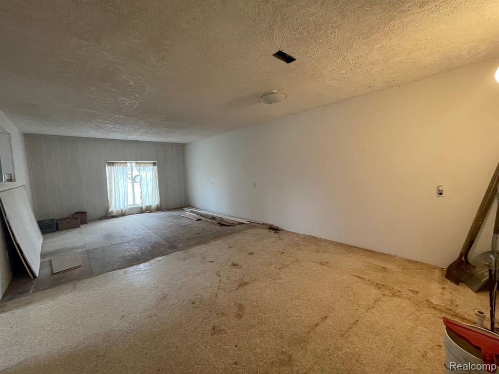 5559 Tipsico Lake Road, Holly, MI 48442 — Photo 13