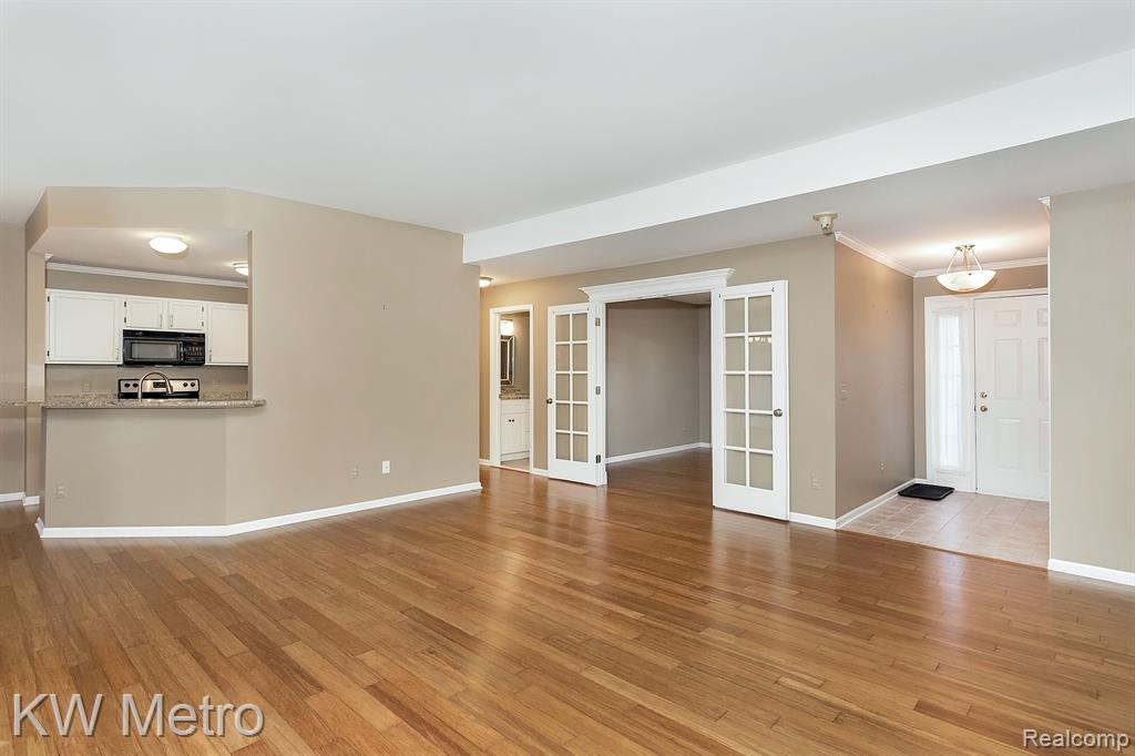 516 NEWBURNE POINTE, Bloomfield Hills, MI 48304 — Photo 4