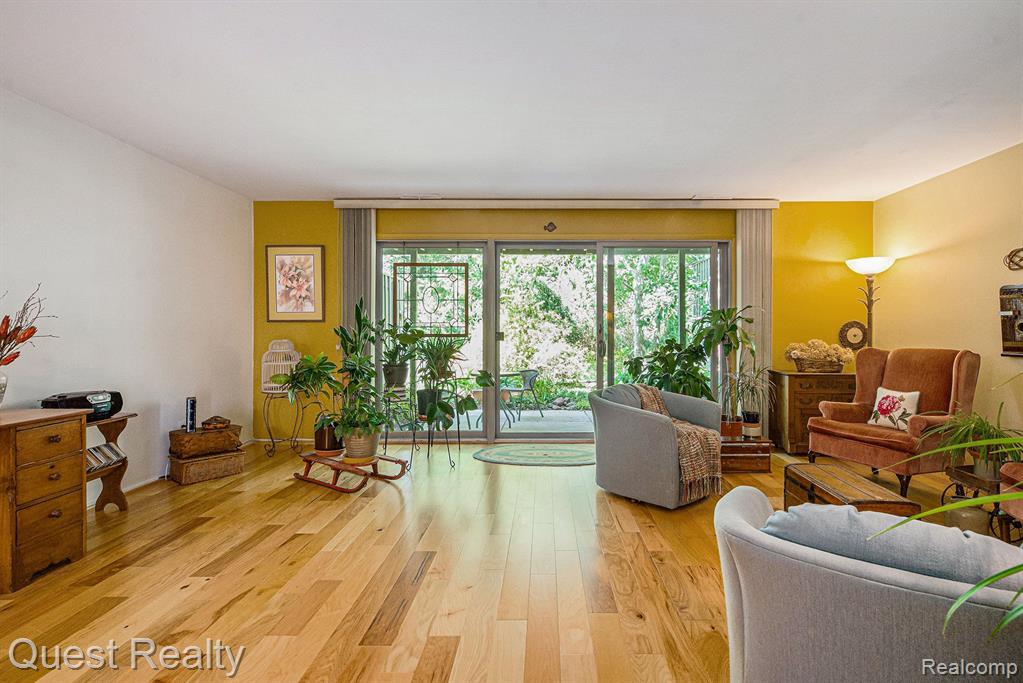 3123 LAKE HAVEN Drive, Ann Arbor, MI 48105 — Photo 5