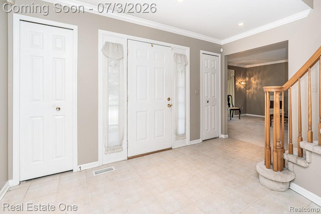6489 Shoreline Drive, Troy, MI 48085 — Photo 3