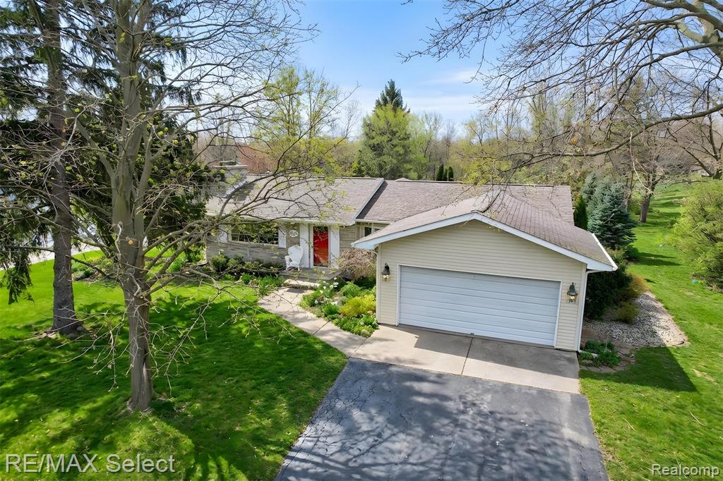6324 Calkins Road, Flint, MI 48532 — Photo 4