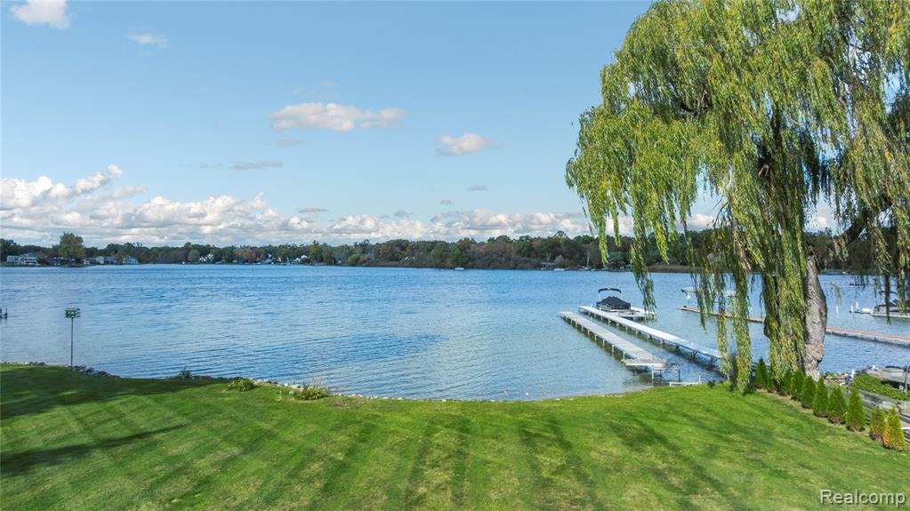 9510 Beechcrest Street, White Lake, MI — Photo 40