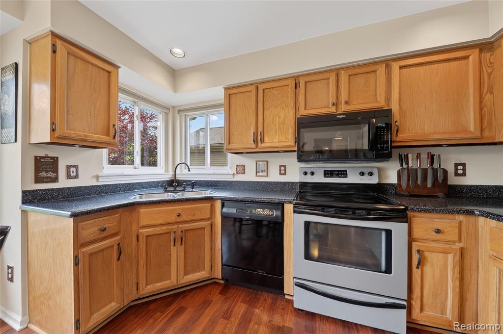 44637 Ridgefield Road, Canton, MI 48188 — Photo 11